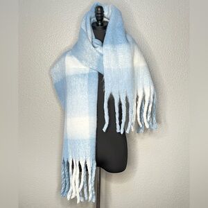 NWOT Cozy Plaid Scarf Blue